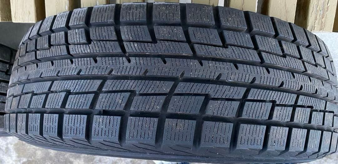 30プリウス純正15インチホイール195/65R15ヨコハマスタッドレス送料込み