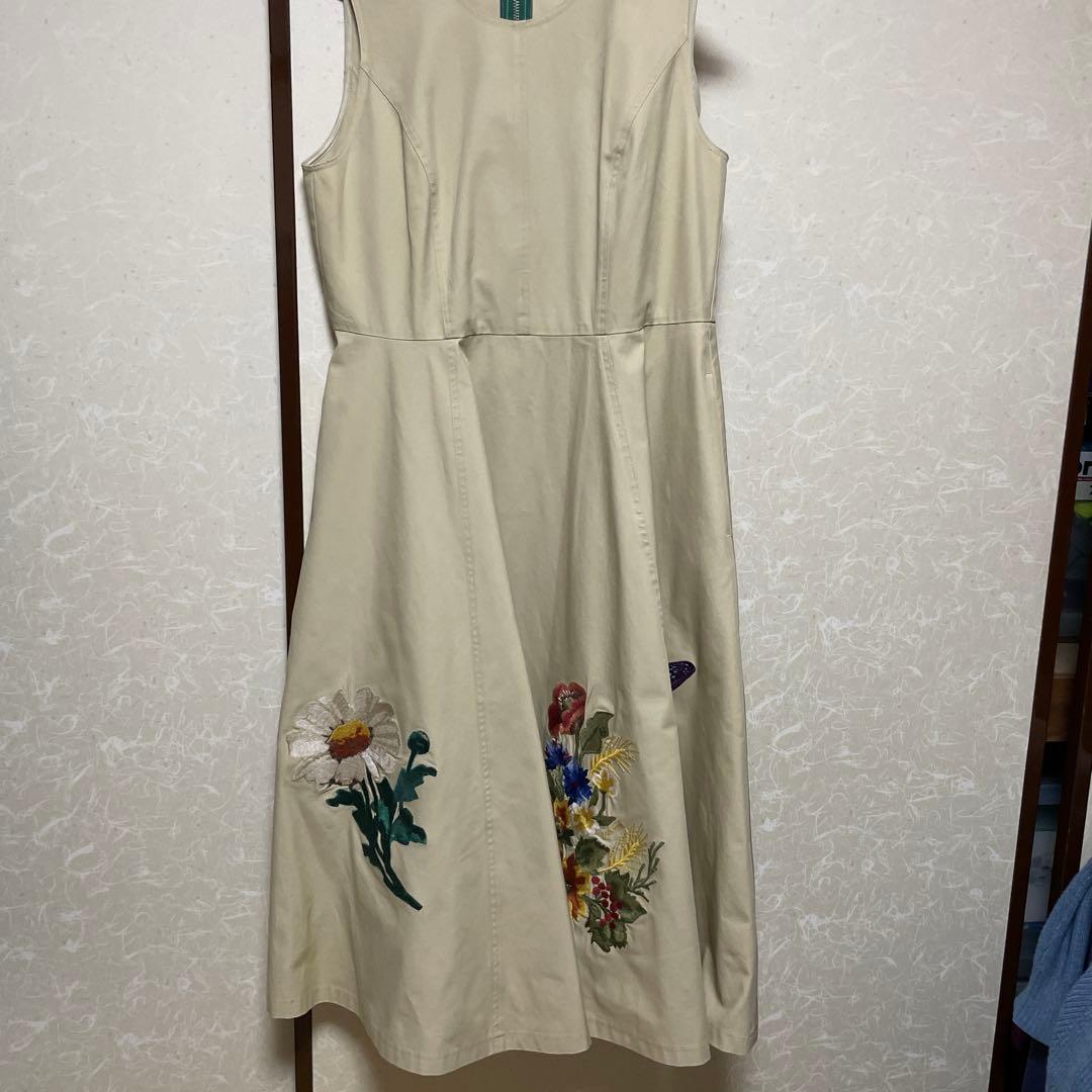 ロイスクレヨン ワンピース 花柄刺繍