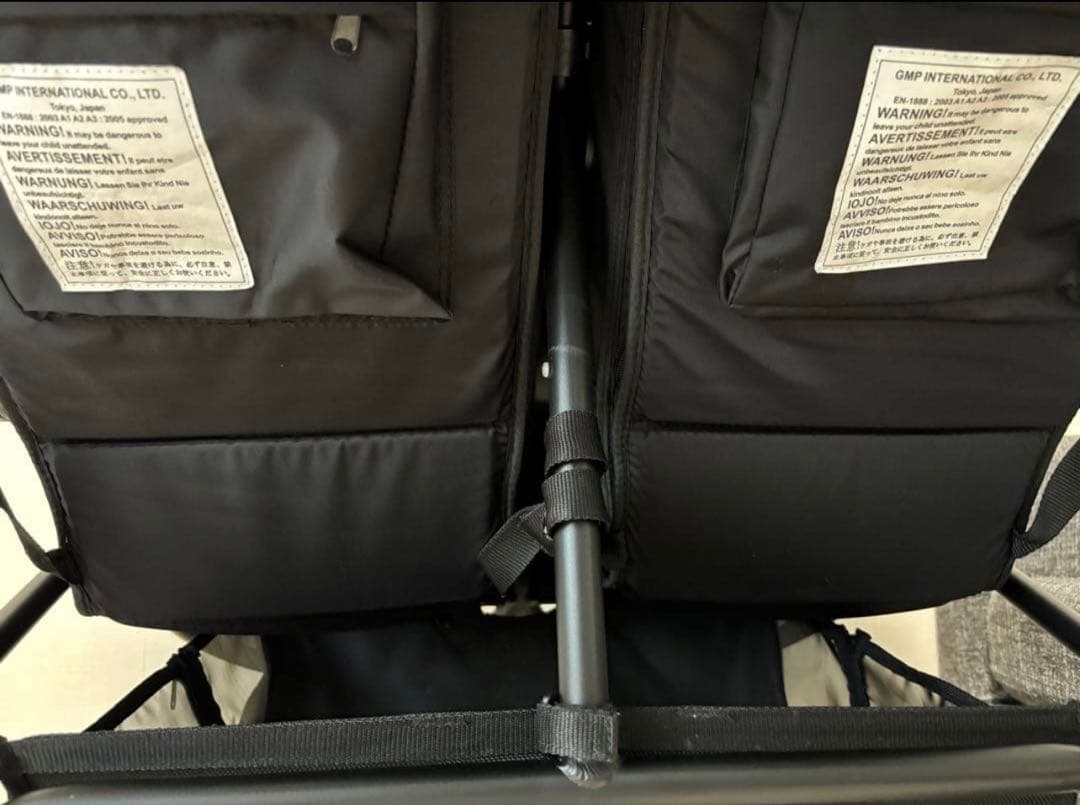 ゆ*み様 エアバギー　ココダブル　ブラック　イーバギーハンドル付き