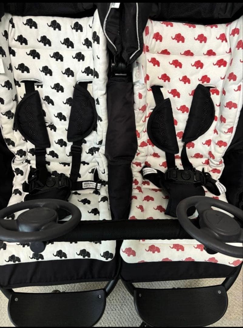 ゆ*み様 エアバギー　ココダブル　ブラック　イーバギーハンドル付き