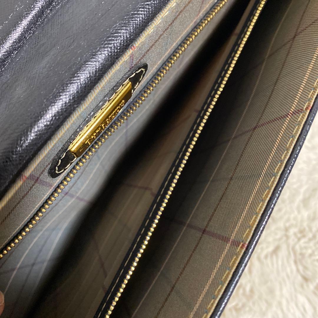 BURBERRY バーバリー 黒いレザー書類ケース A4サイズ