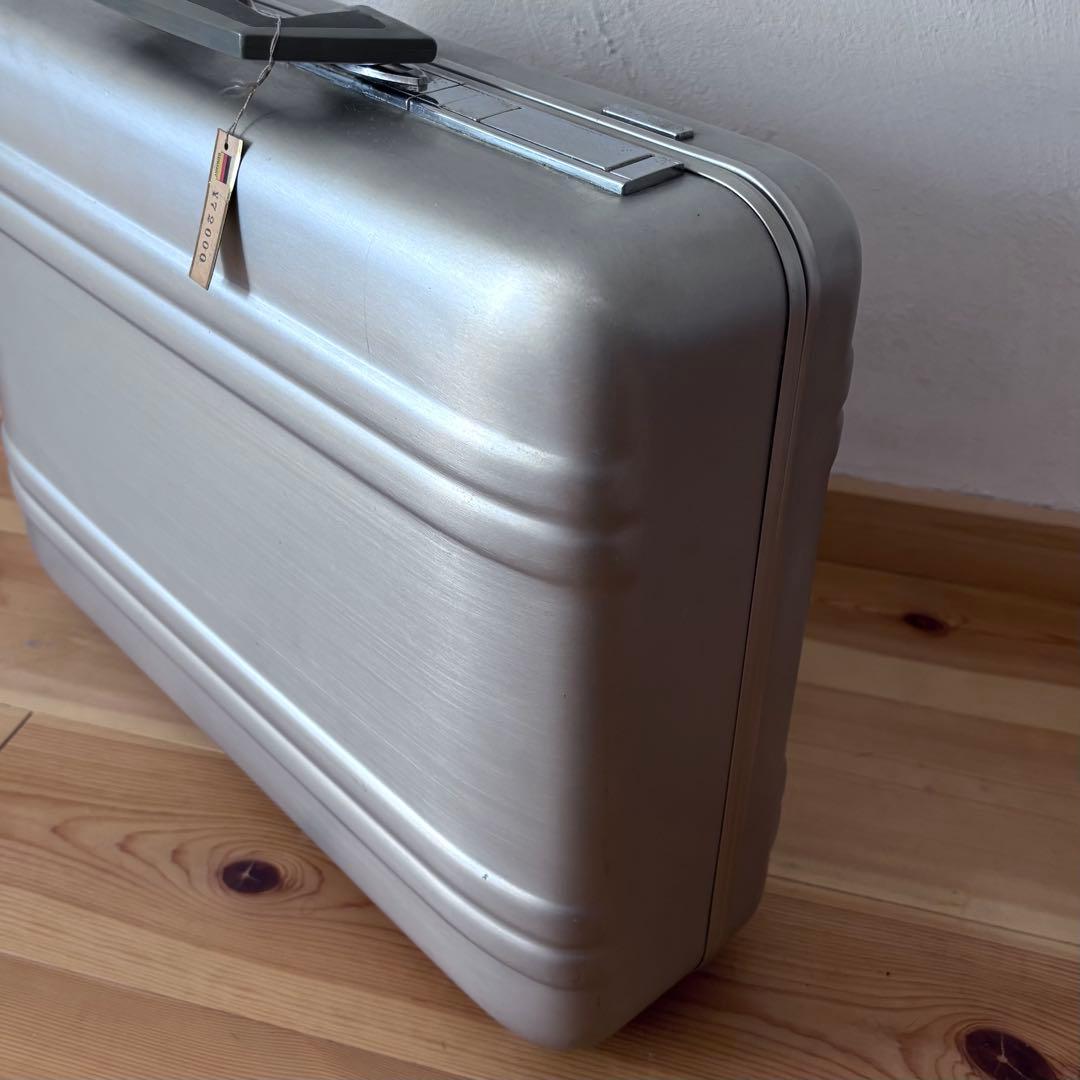 休日限定値下！17日迄 ZERO ゼロハリバートン　ヴィンテージ　シルバー