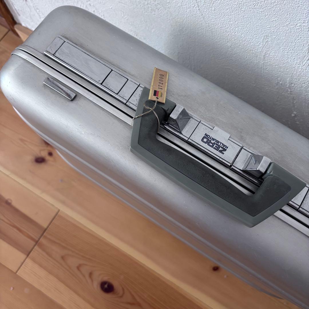 休日限定値下！17日迄 ZERO ゼロハリバートン　ヴィンテージ　シルバー