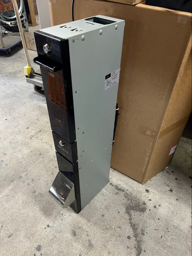 にゃー　令和6年新札対応両替機　1000円→100円×10枚　領収書OK