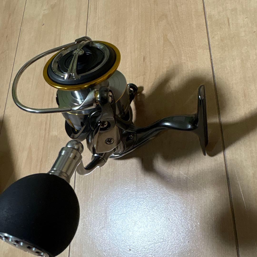 ダイワ 18ブラストLT5000D ドレスリールスタンド付　中古リール