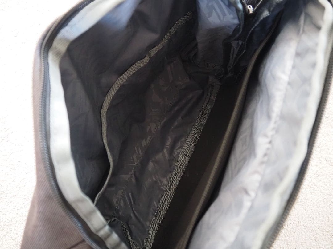 CHROME クローム ダークグレー メッセンジャーバッグ