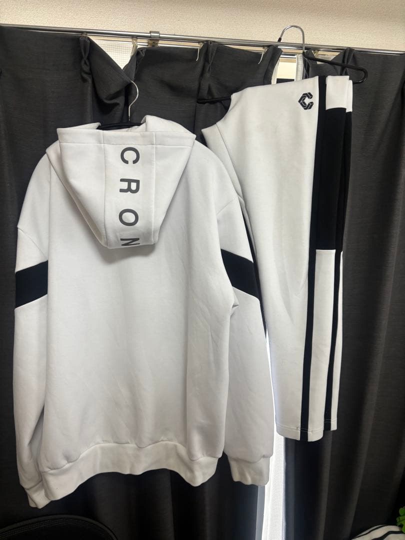 CRONOS セットアップ ホワイト トップスMサイズ パンツLサイズ