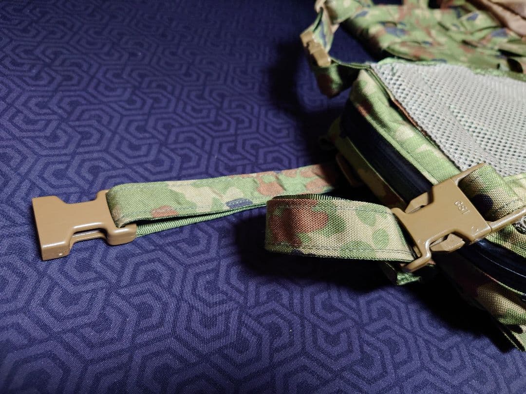 【中古品】AGGRESSOR GROUP チェストリグ 日本製 迷彩