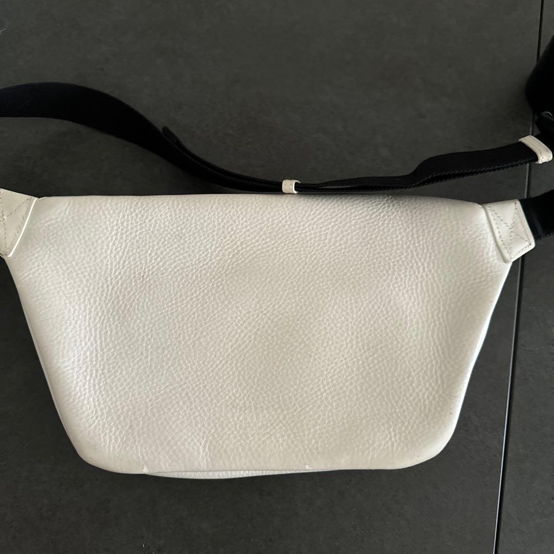 BALENCIAGA ホワイトレザーウエストポーチ