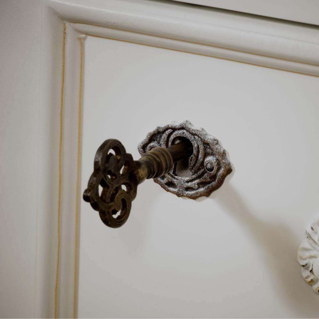 【新品】ハンプトンシリーズ　クラシカルデザインチェスト アウトレット