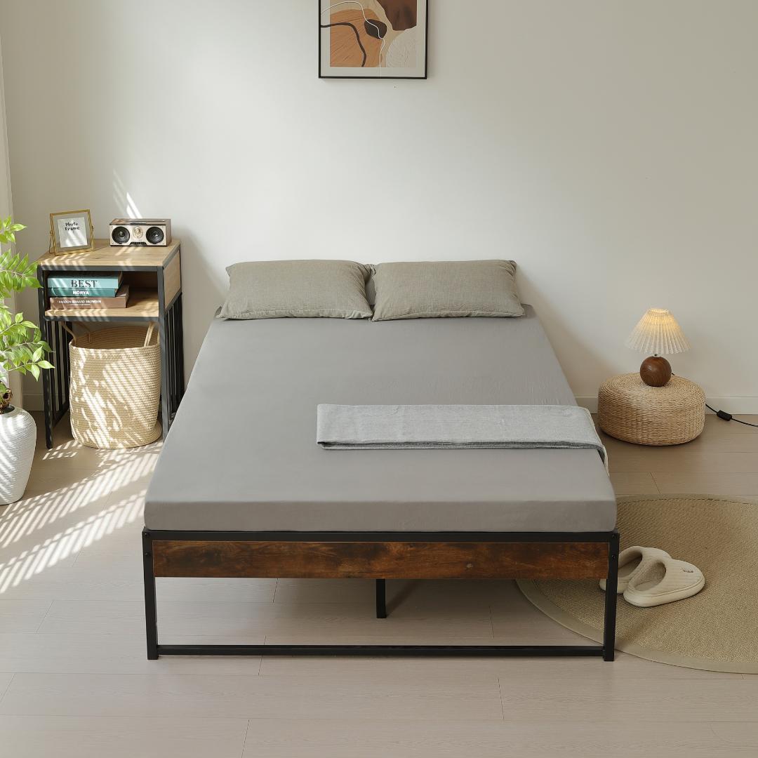 【限定価格】ベッドフレーム木製 パイプフレーム 【セミダブル SD】BLACK