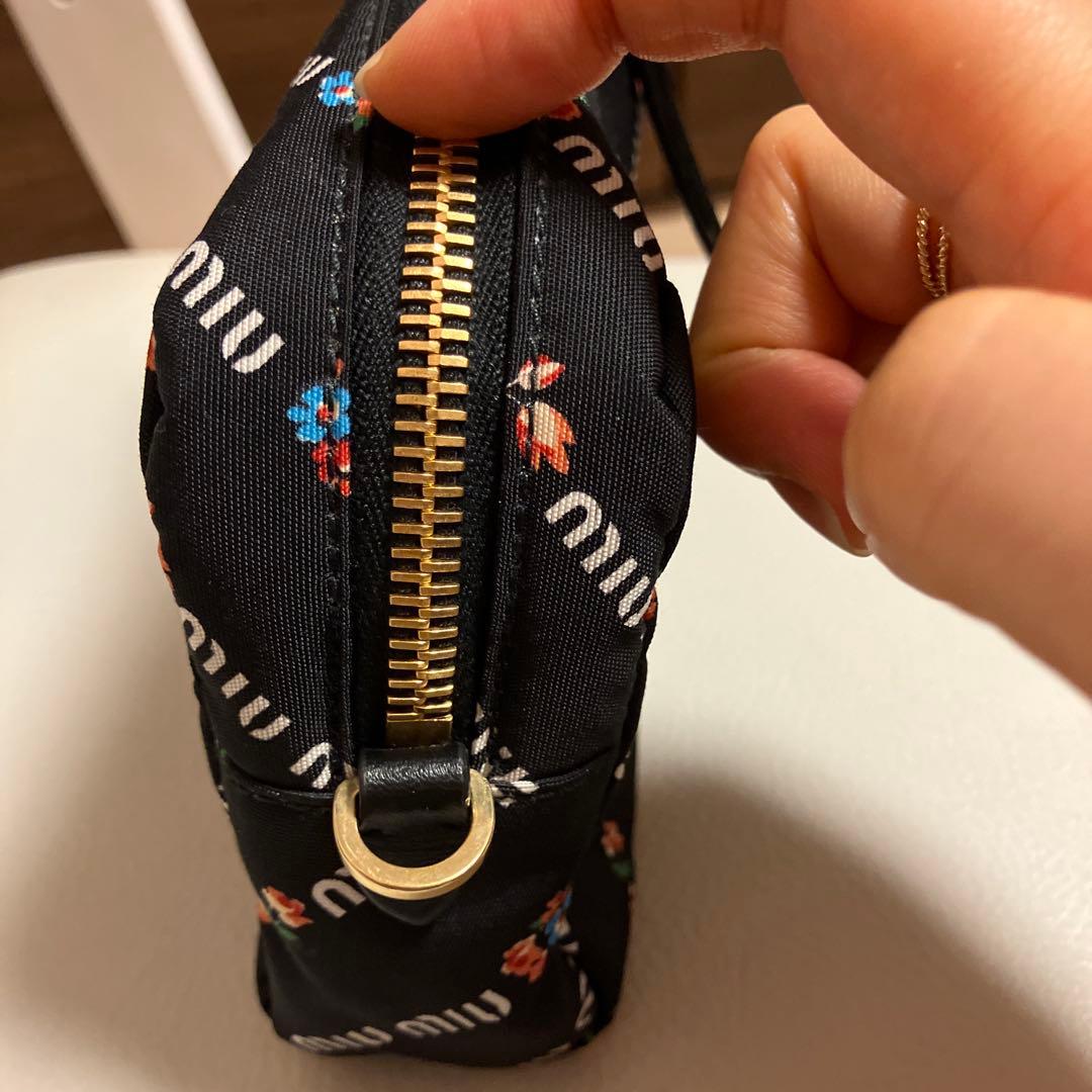めーちゃん様 MIUMIUナイロン花 フラワー柄ポーチ 美品 正規品 Gカード・