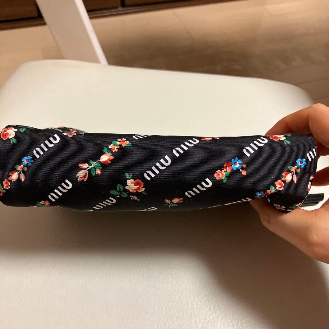 めーちゃん様 MIUMIUナイロン花 フラワー柄ポーチ 美品 正規品 Gカード・