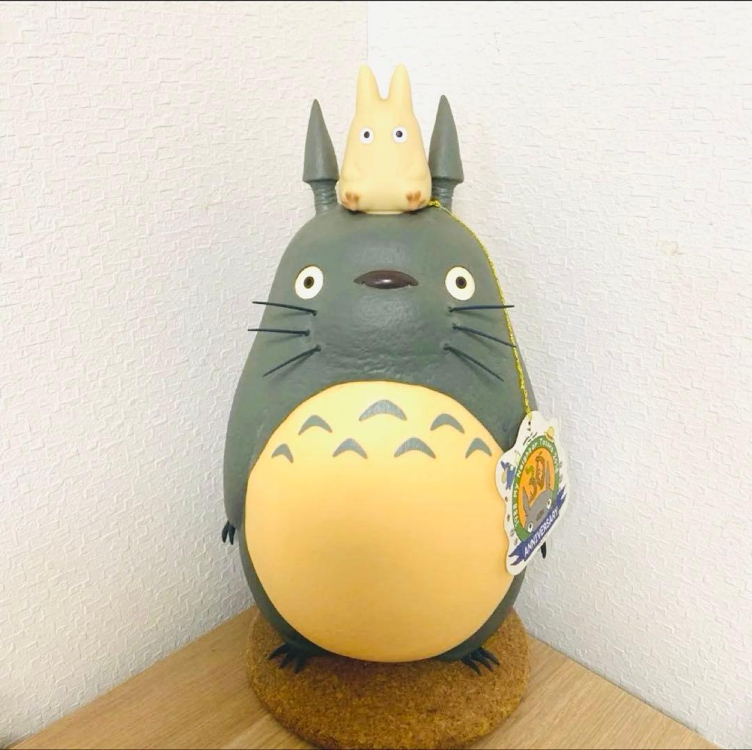 大きな大きなトトロ貯金箱