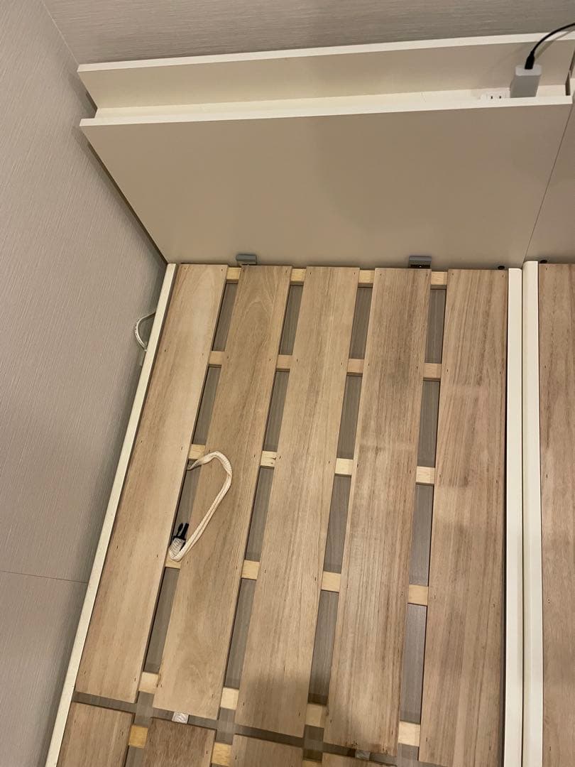 長く使える国産頑丈大容量跳ね上げ収納ベッド BERG ベルグ（白