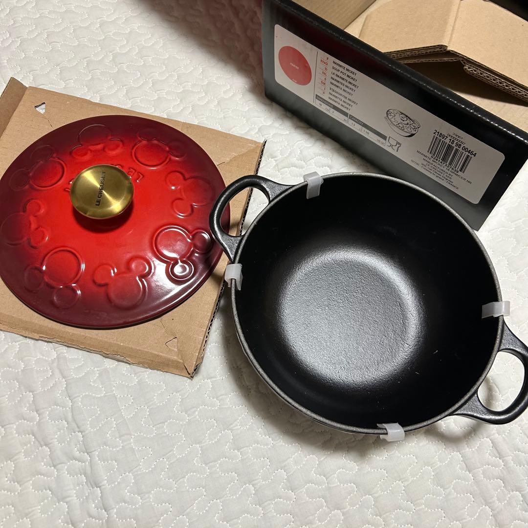 <新品未使用品>ル・クルーゼ ミッキーマウス/マルミット 18cm 鍋 土鍋