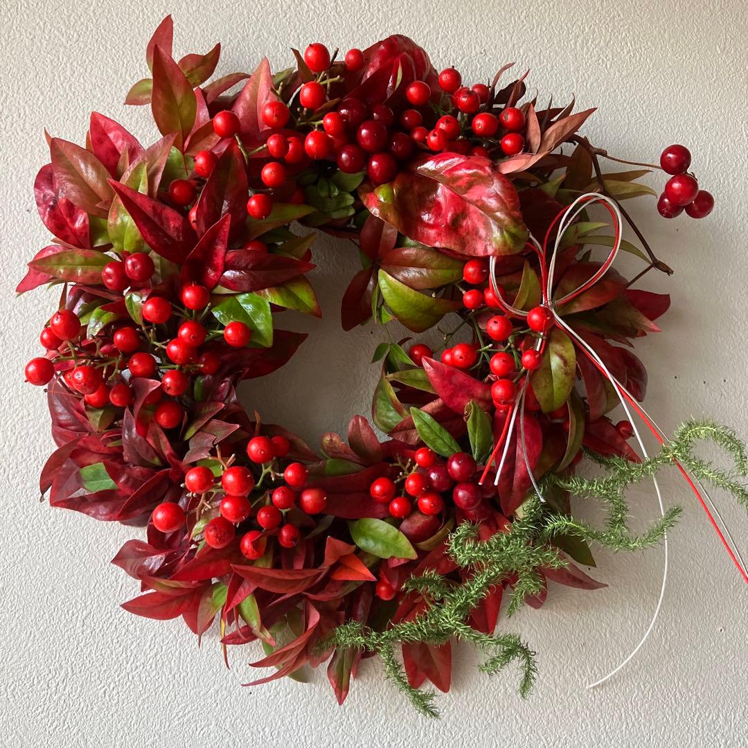 おたふく南天と南天のリース　サンキライ　お正月飾り　ヒカゲノカズラ