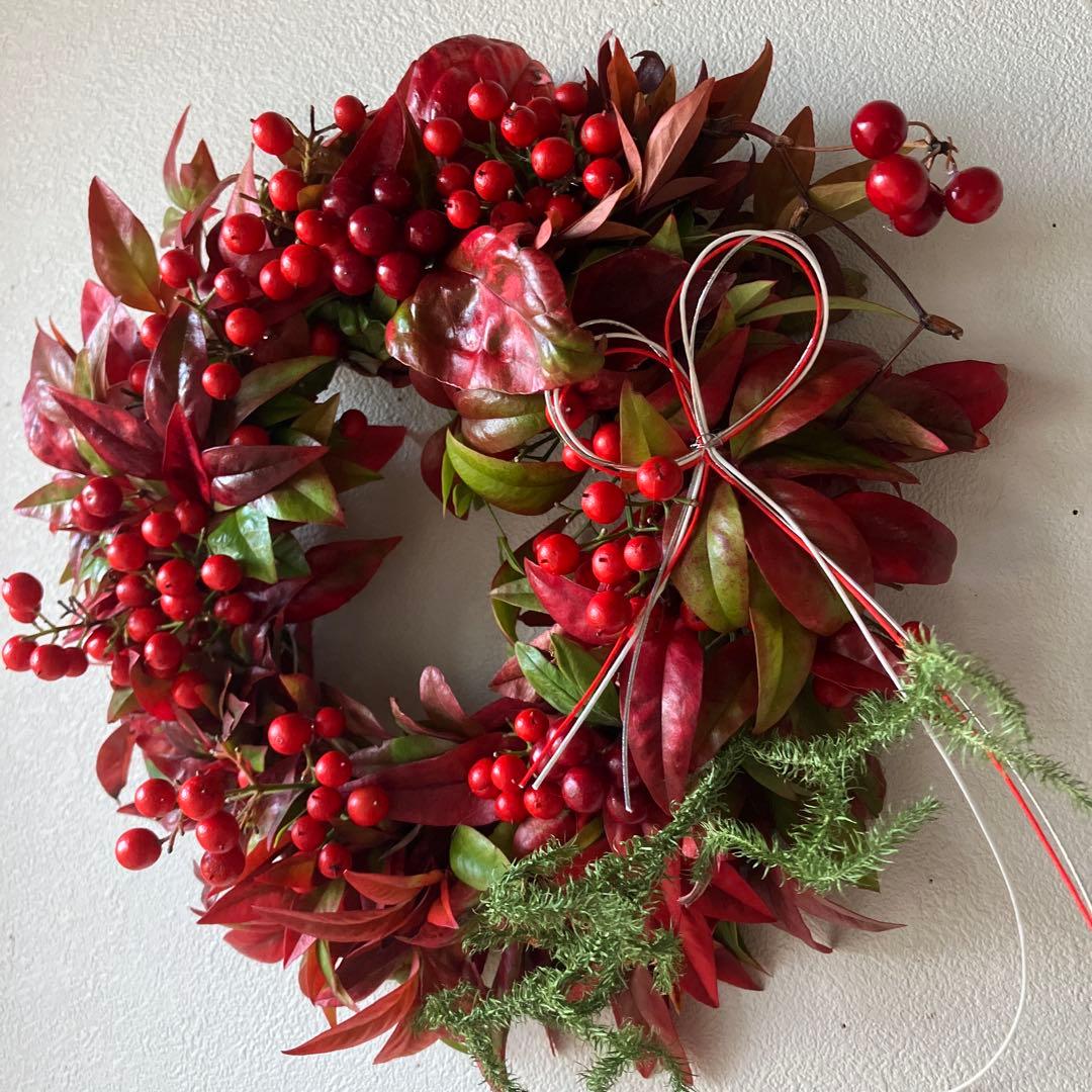 おたふく南天と南天のリース　サンキライ　お正月飾り　ヒカゲノカズラ