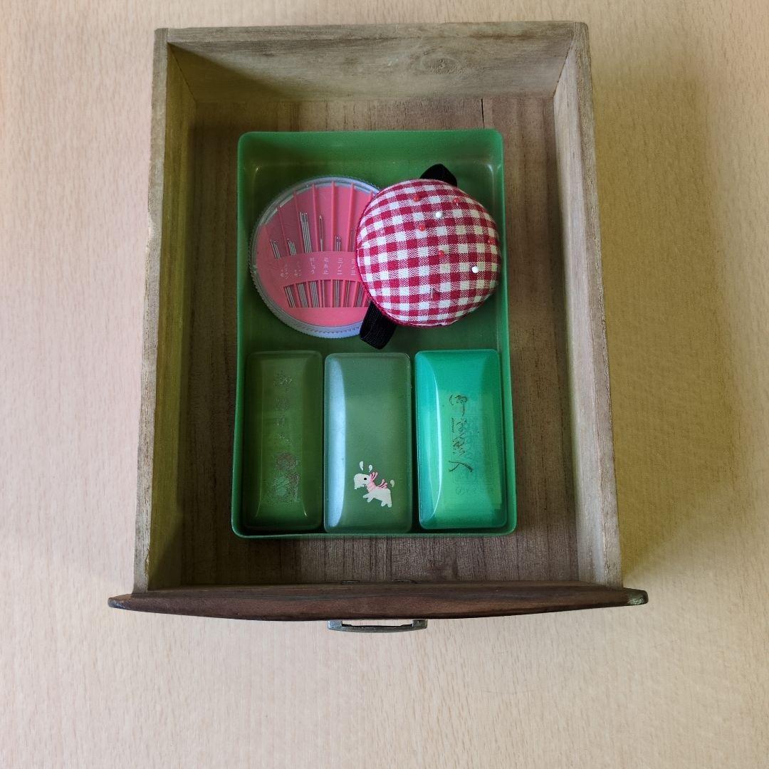 木製 3段 小物入れ 昭和レトロ　アンティーク　裁縫道具付