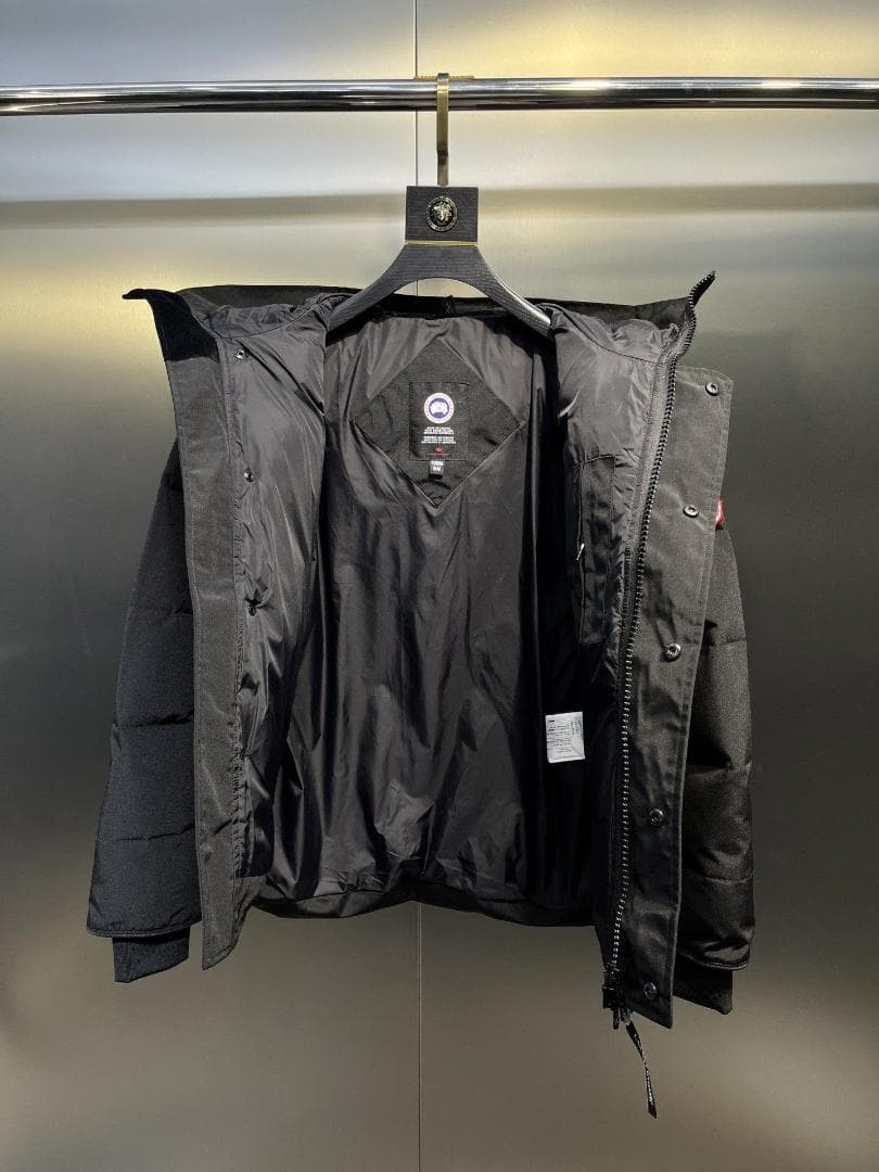 ブラック ダウンジャケット