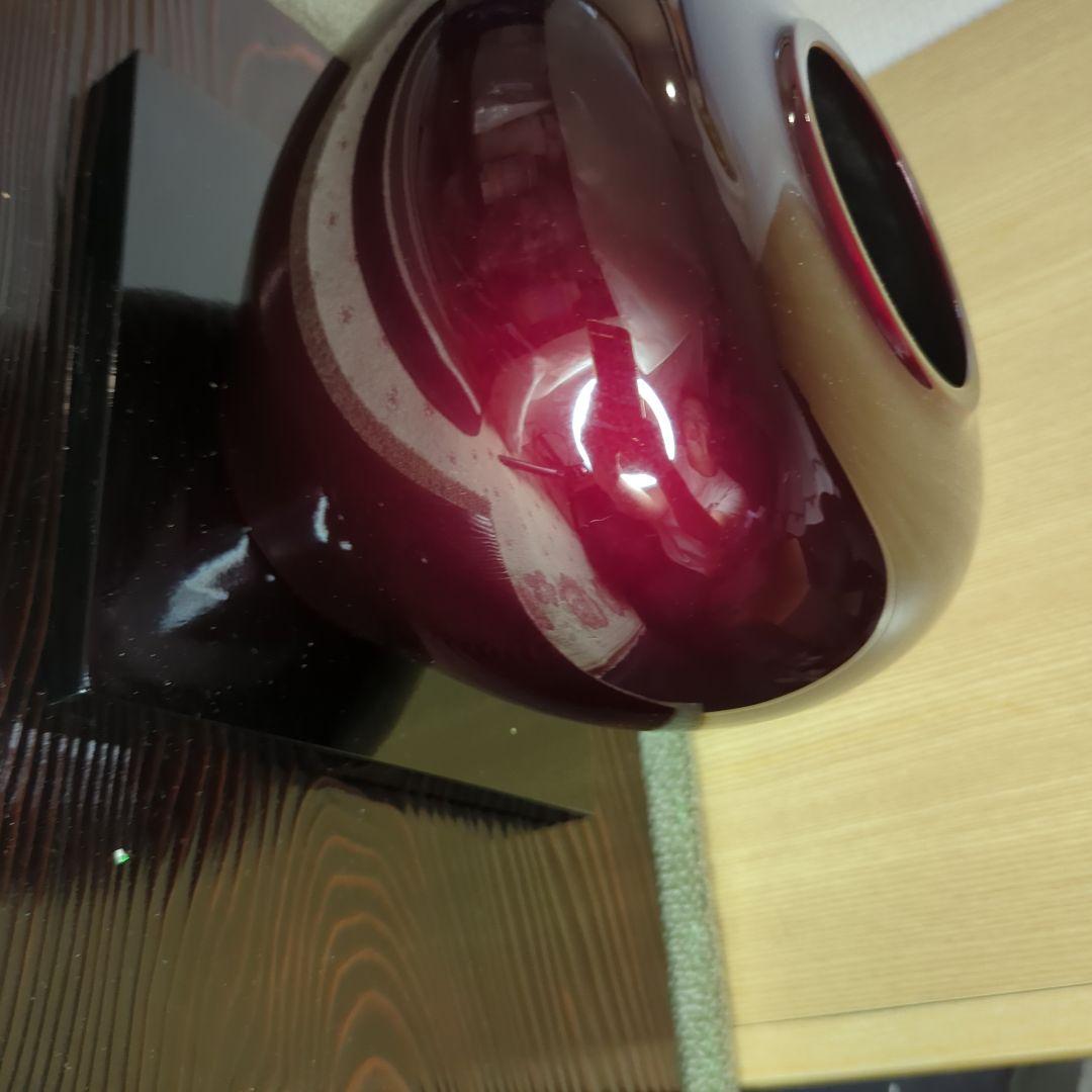玉蟲塗 赤色ガラス様 花瓶 丸型 木製台座付き 鋳物？桐箱あり
