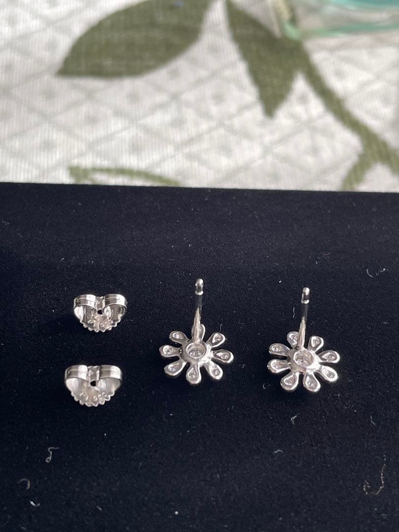 ティファニー プラチナダイヤピアス Pt950ダイヤモンドデイジーフラワーピアス