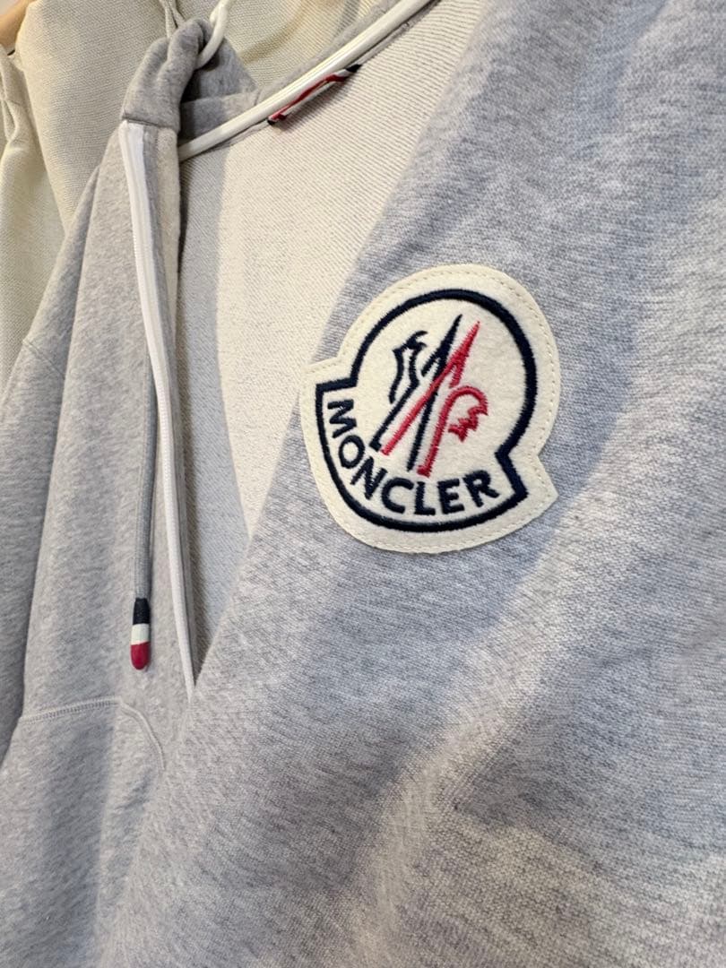 モンクレール　MONCLERWジップパーカー XL