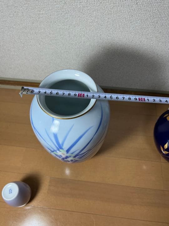 294 深川製磁　花瓶　2客　彩色磁絵　染付官窯