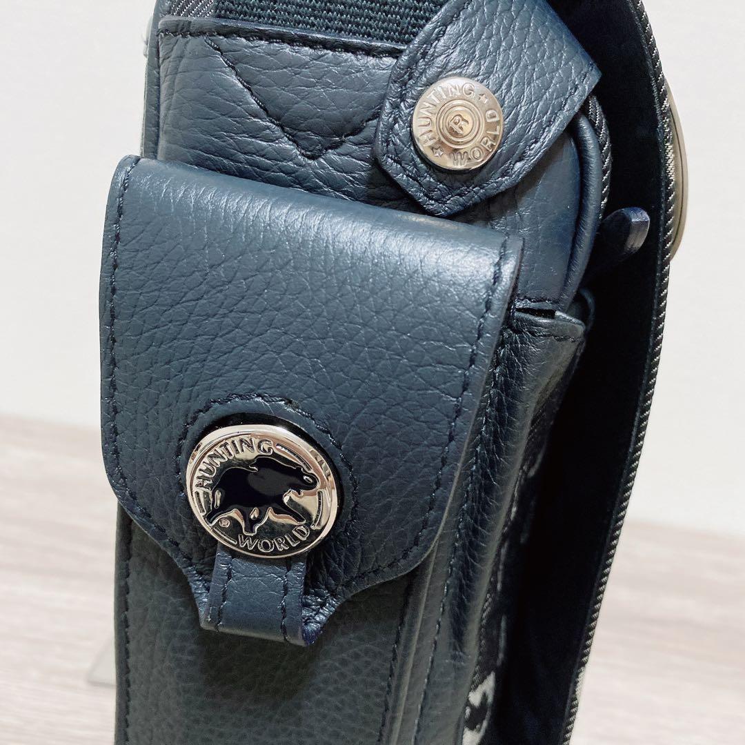 ハンティングワールド 　ショルダーバッグ 　モノグラム　メッセンジャーバッグ