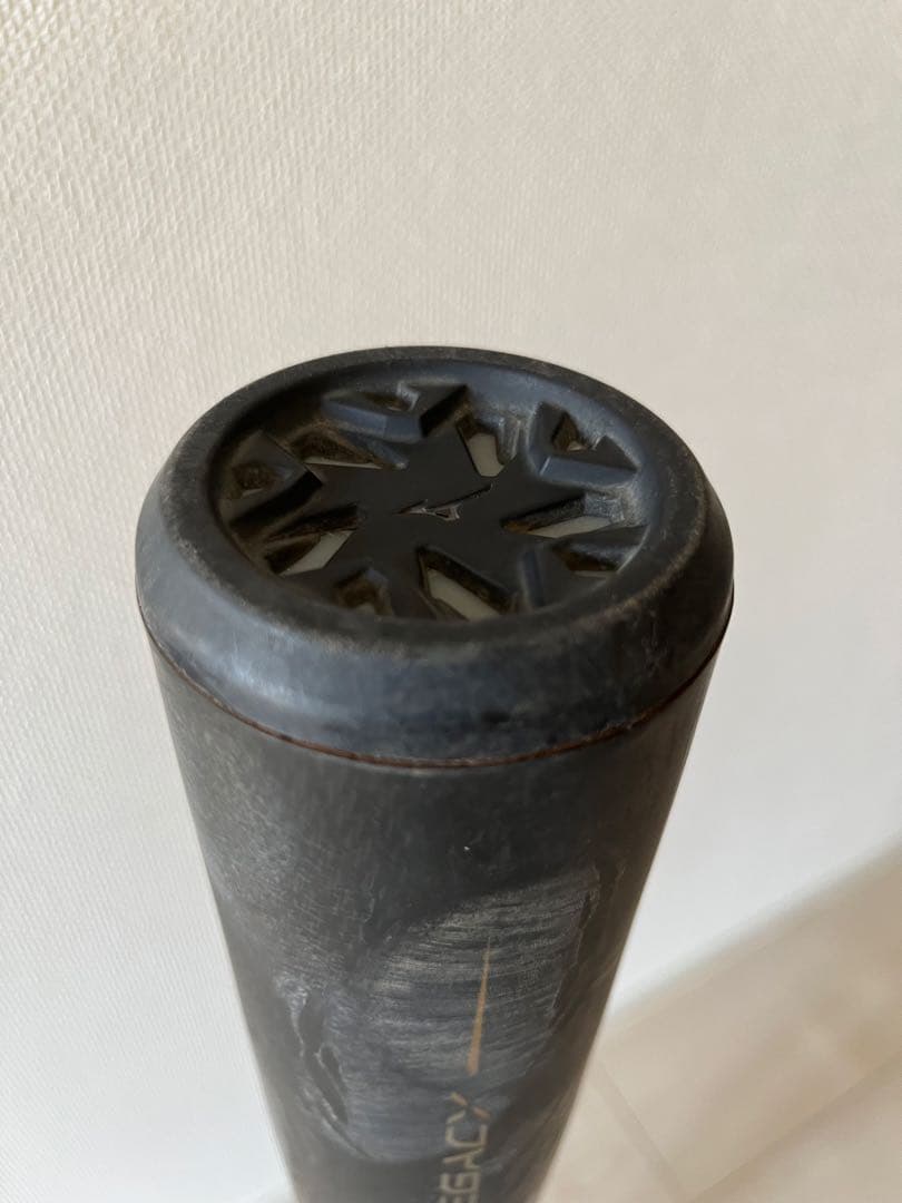 ミズノビヨンドマックスレガシー 一般軟式用85㌢730g(定価税込49500円)