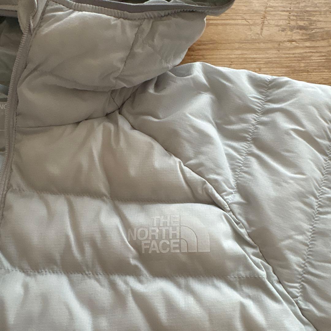 新品未使用タグ付き♪ ザ・ノース・フェイス　レッドランフーディ レディース