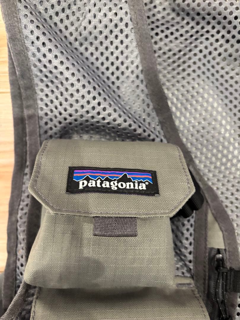 patagonia フィッシングベスト グレー