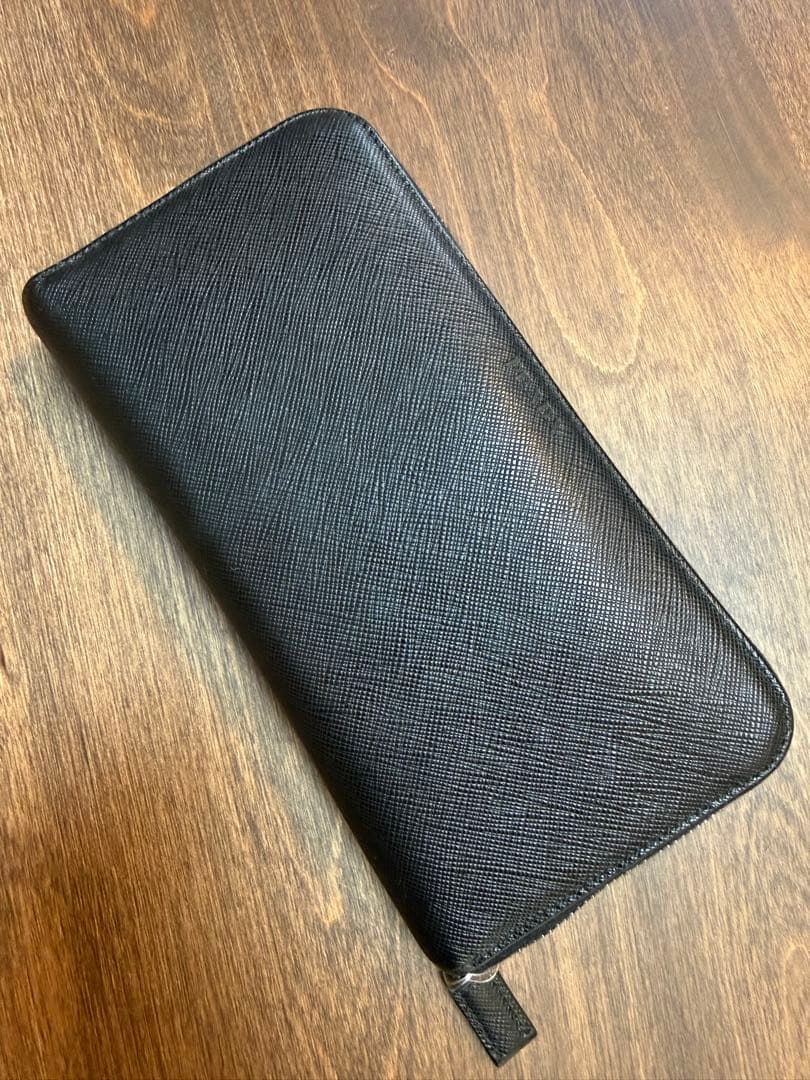 まさPRADA ブラック レザー 長財布　収納多め