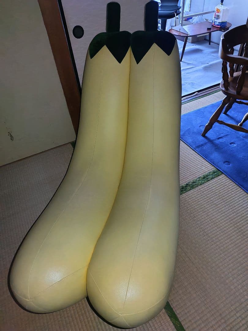 バナナ型ロッキングチェア　ソファ　しっかりした作りで存在感大！これ一つで映えます