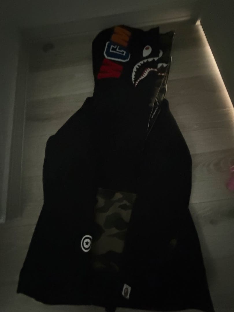 A BATHING APE シャークデザイン パーカーMサイズ