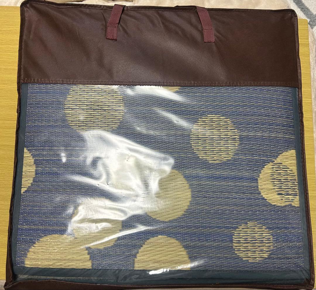 新品未使用品　コンパクトに畳めるウレタン入りのい草ラグ4畳越え