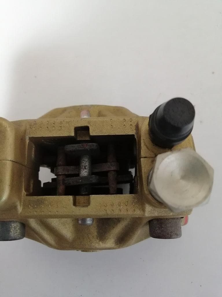 Brembo 　ブレンボ　旧カニ　84ｍｍ