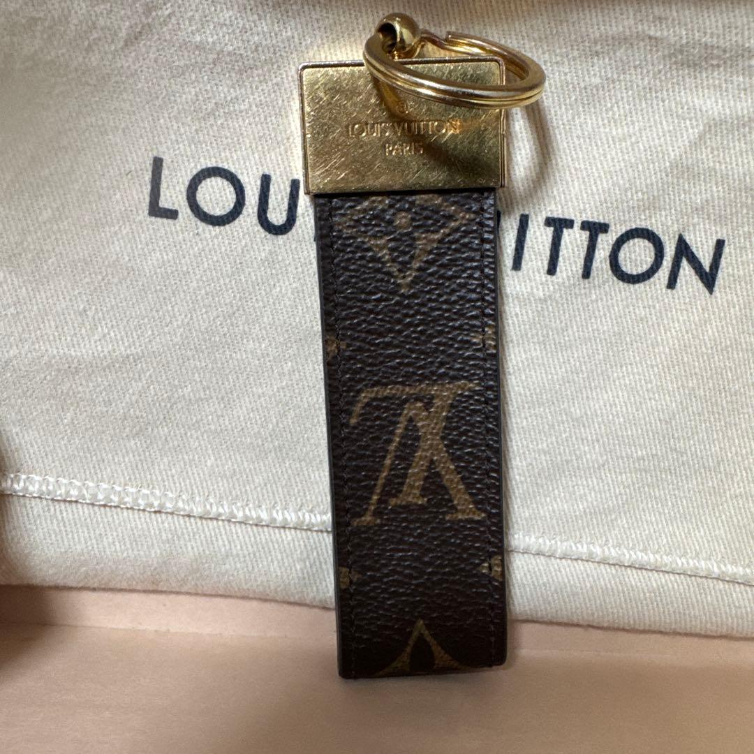 LOUIS VUITTON キーホルダー ドラゴンヌ ドーフィーヌ