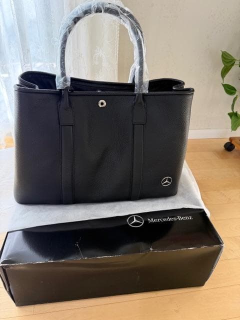 【新品未使用】バーニーズニューヨーク　Mercedes-Benz　レザートート