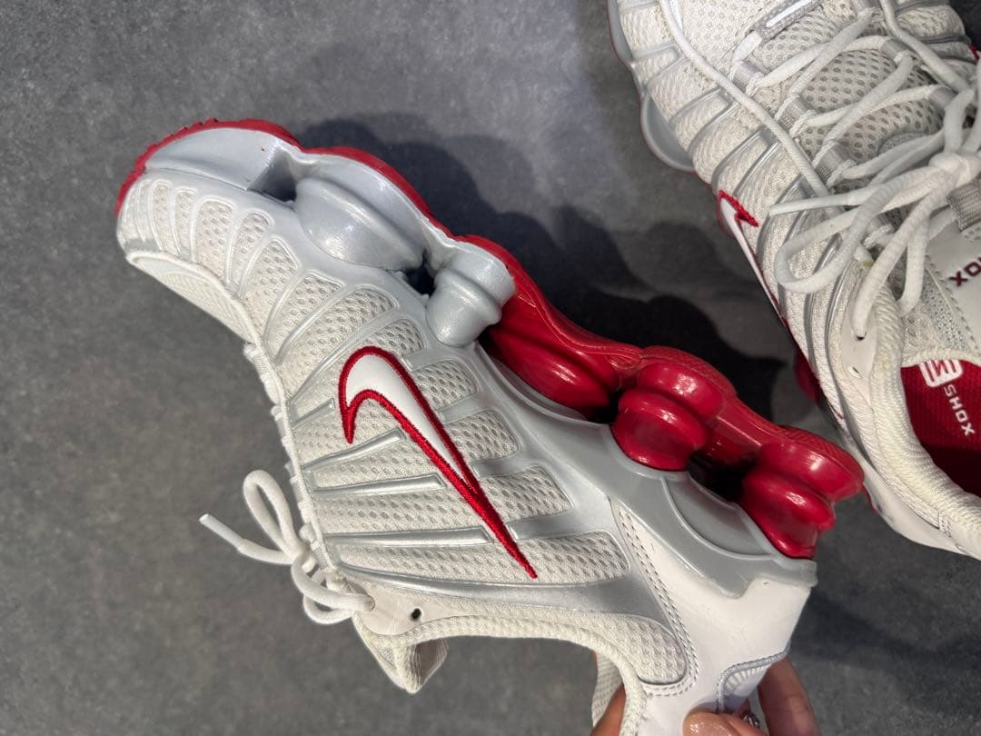 Nike Shox ホワイト/レッド 24cm ナイキ　ショックス