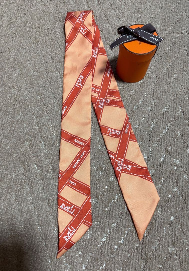 HERMES エルメス ツイリー ボルデュック スカーフ　オレンジ白