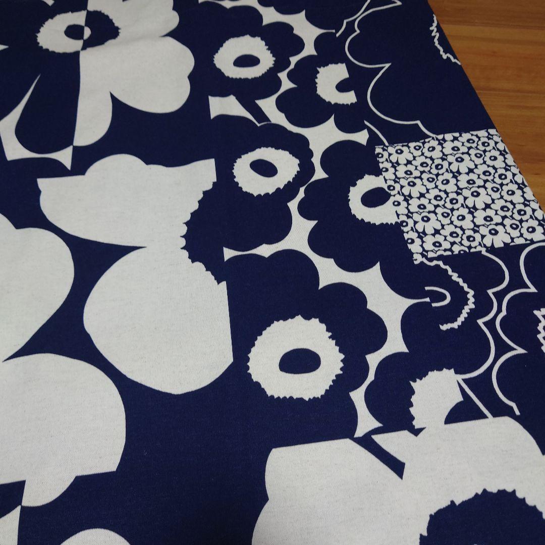 MARIMEKKO 花柄カーテン ネイビー・ホワイト