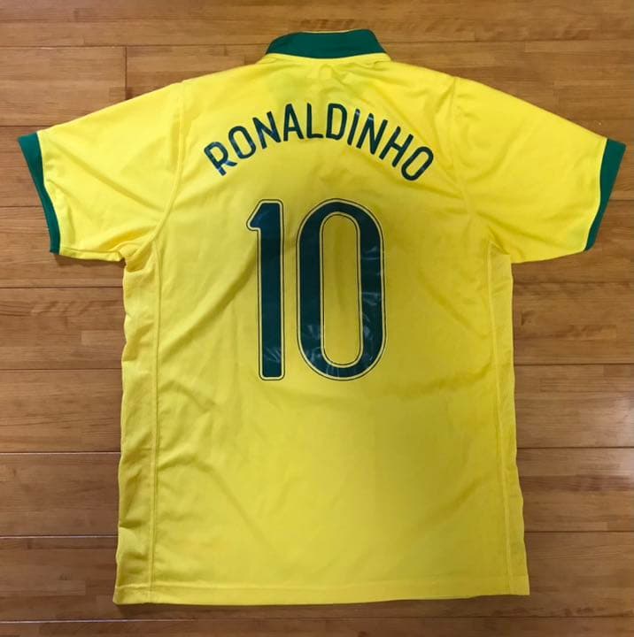 激レア！ロナウジーニョ選手 直筆サイン入り写真＆ユニホームセット　ブラジル代表