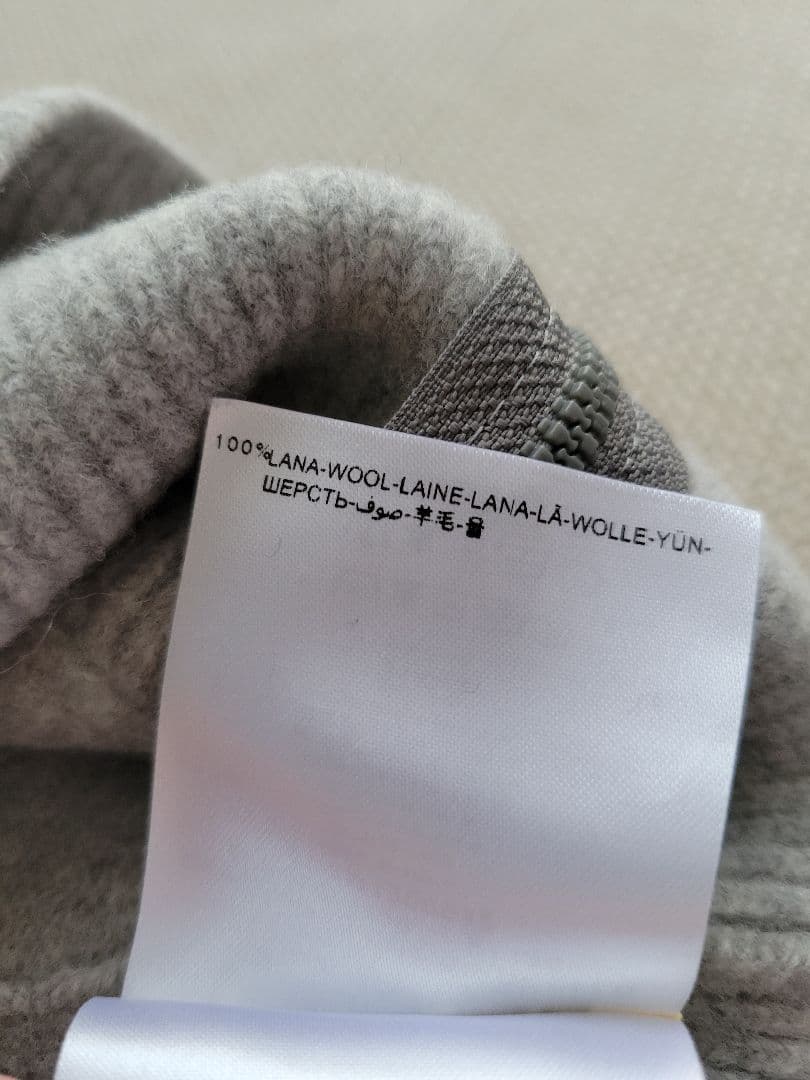 MONCLER モンクレール　ジッパー付き羊毛ニットセーター半袖