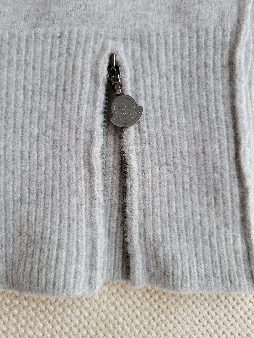 MONCLER モンクレール　ジッパー付き羊毛ニットセーター半袖