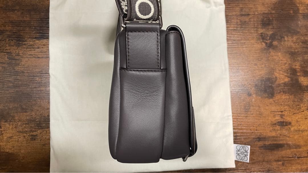 LOEWE ミリタリーメッセンジャーバッグ