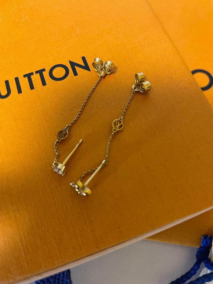 LOUIS VUITTON ルイ・ヴィトン ブックルドレイユプティルイ ピアス