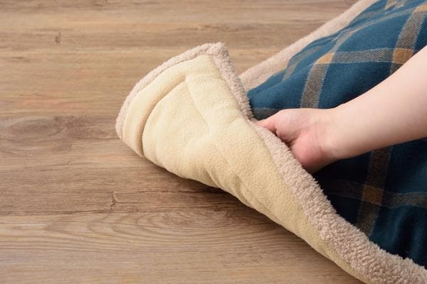 おしゃれ ふかふか かわいい 暖かい 正方形 こたつ布団 チェック柄ネイビー