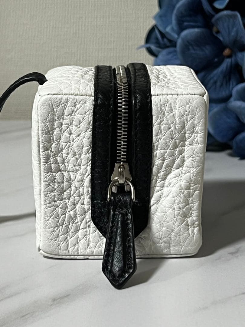 FENDI フェンディ バッグチャーム 小銭入れ キーホルダー