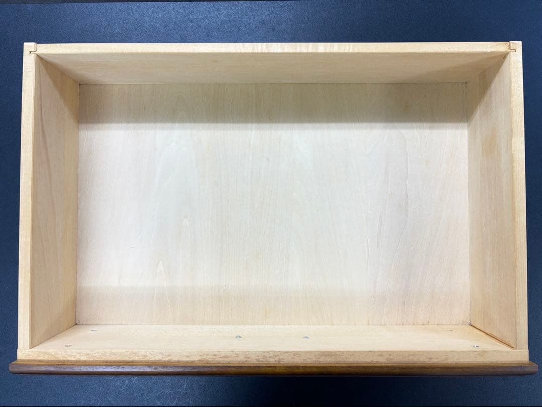 カリモク ブラウン木製チェスト 4段引き出し コロニアル